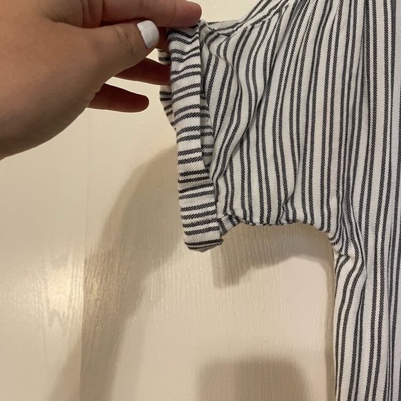 Universal Threads Button Up - Picture 3 of 3